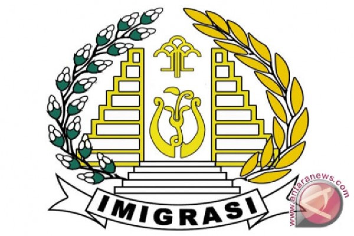 Imigran Bekasi menerapkan QR Code pada KITAS