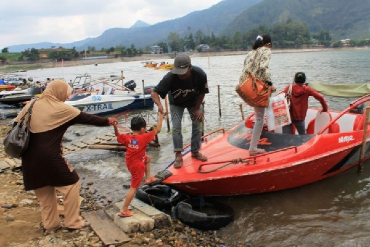 Magetan Kesulitan Tangani Sampah di Telaga Sarangan