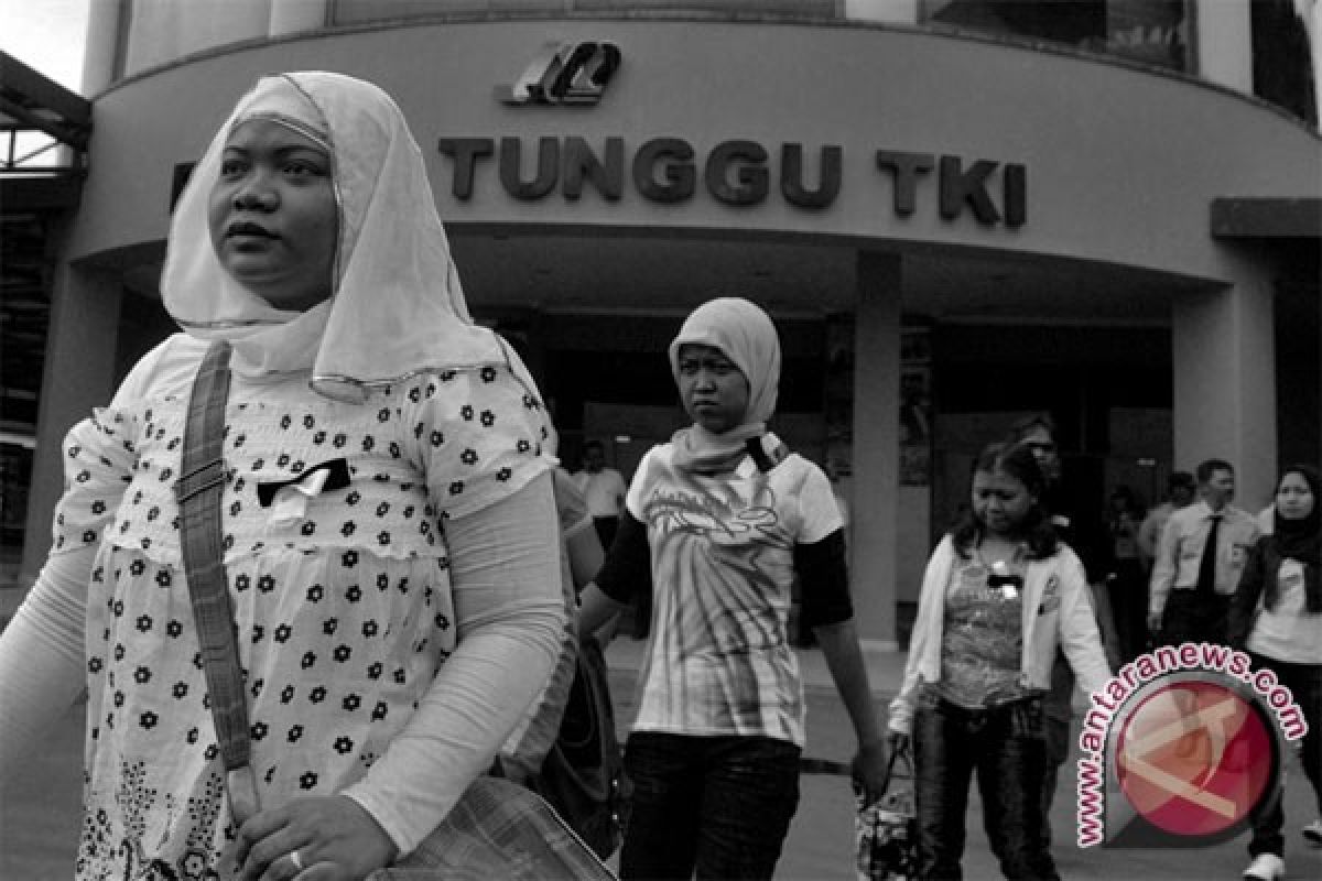 Karya Tulis Pengalaman Para Buruh Migran Dibukukan