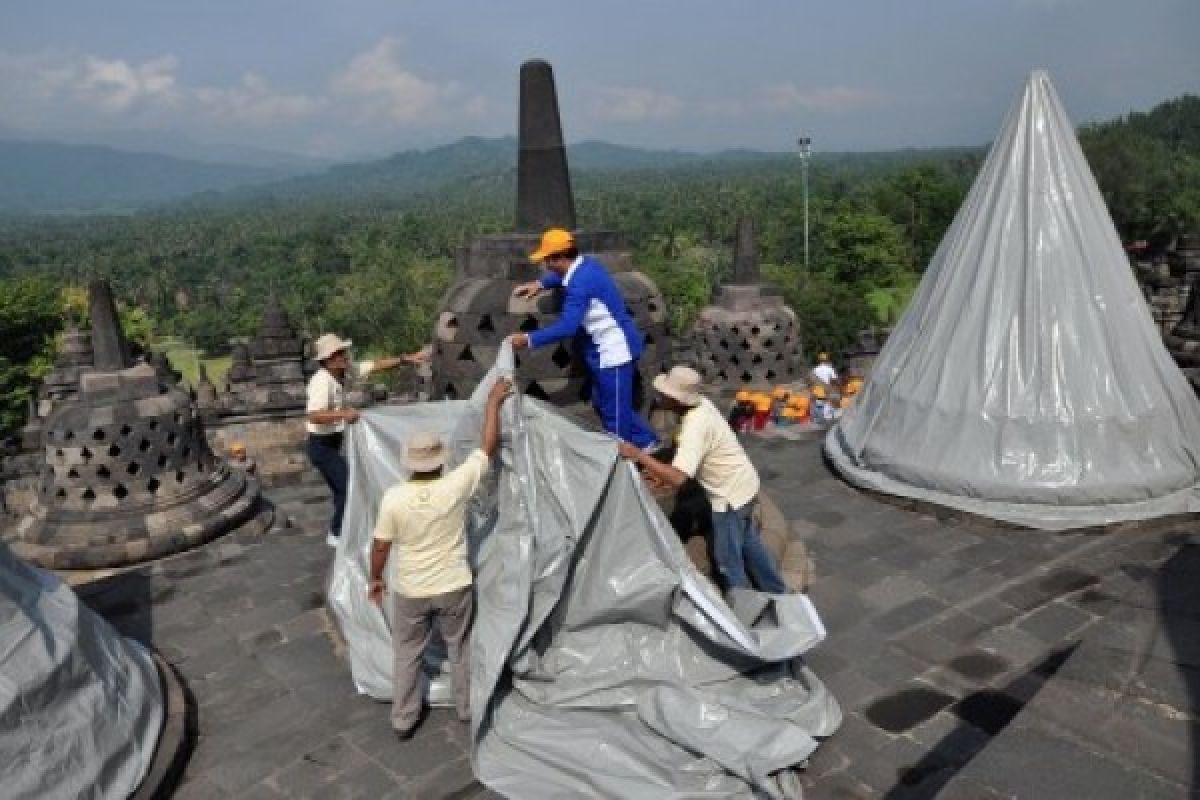 Asing Bantu Konservasi Borobudur