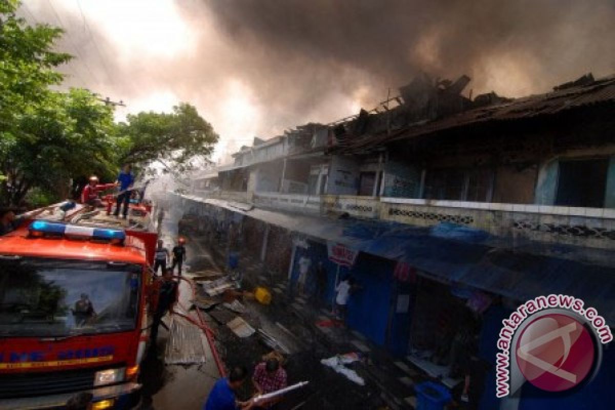 Tiga ruko di Jambi terbakar, ratusan juta ludes