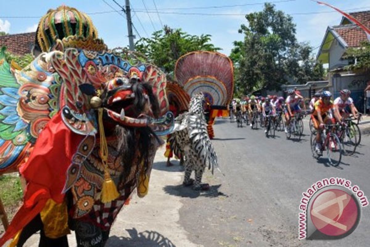 Banyuwangi Racing tembus tiga besar