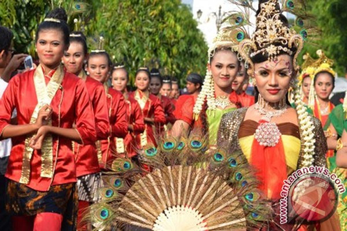 Hujan deras warnai pawai budaya Sidoarjo