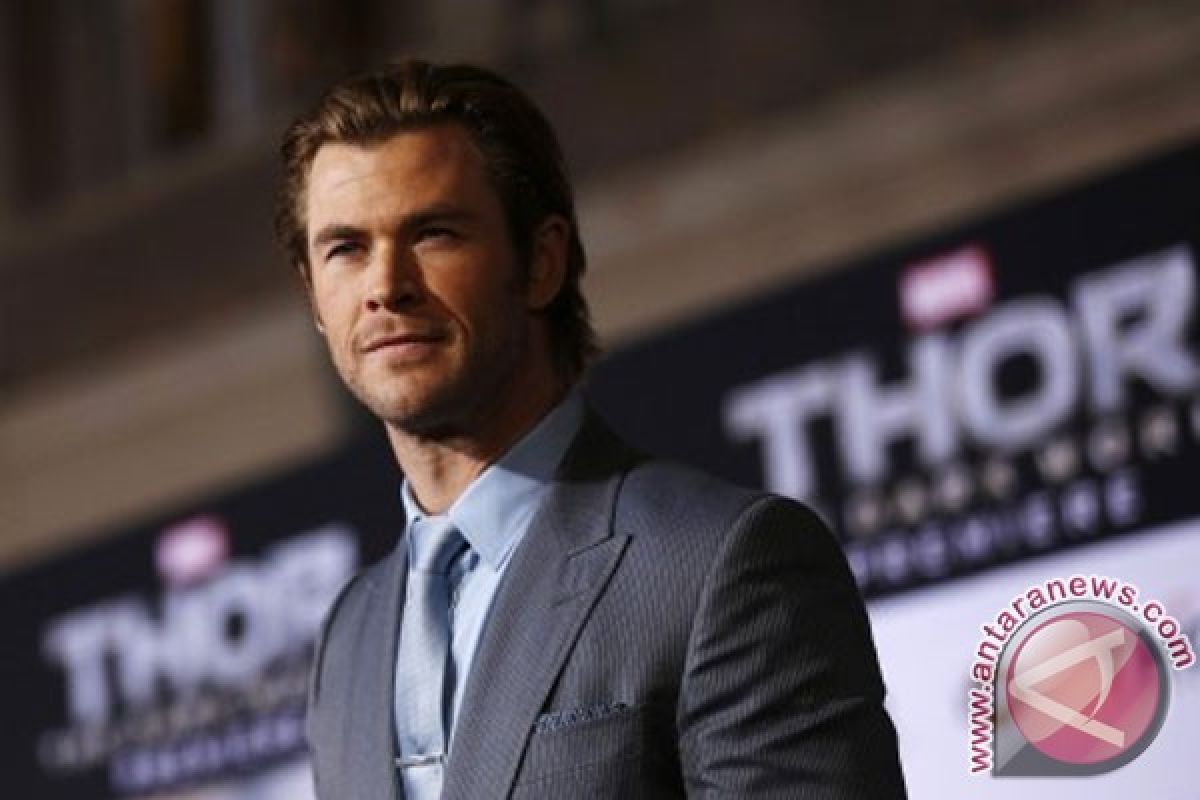 Chris Hemsworth pria terseksi versi majalah People