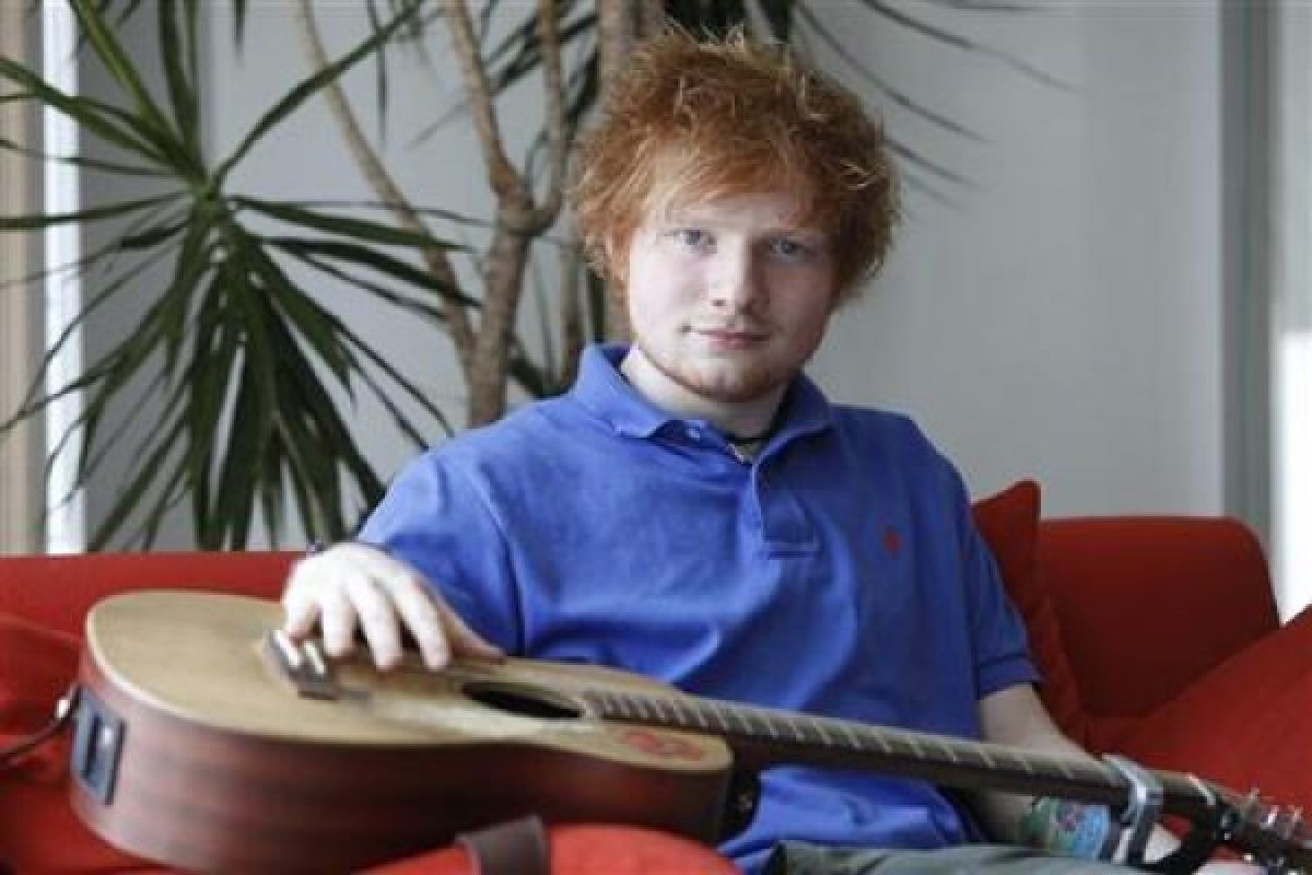 "X" Ed Sheeran raih album terbaik Brit Awards