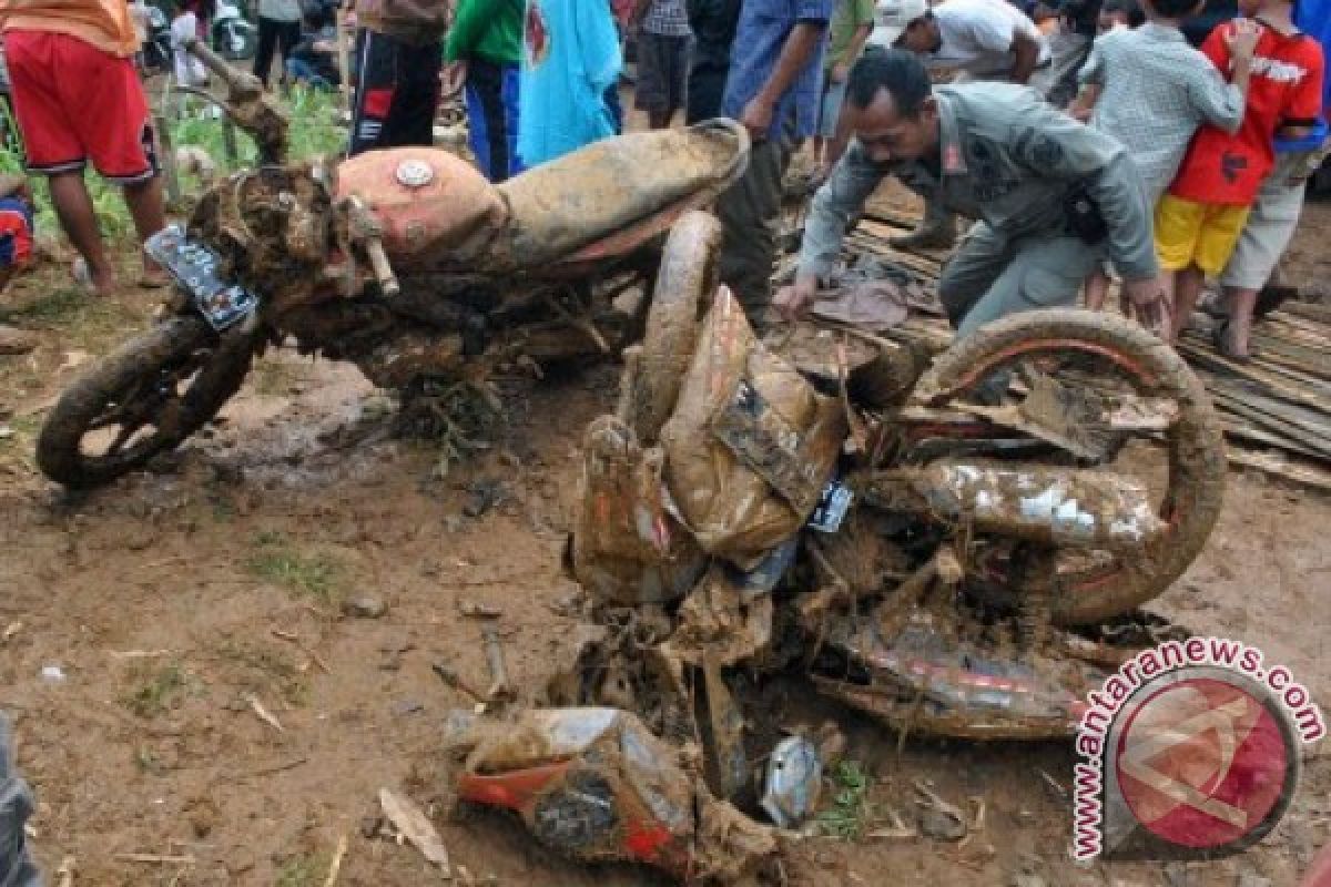 Korban tewas tertimbun longsor di Bogor bertambah