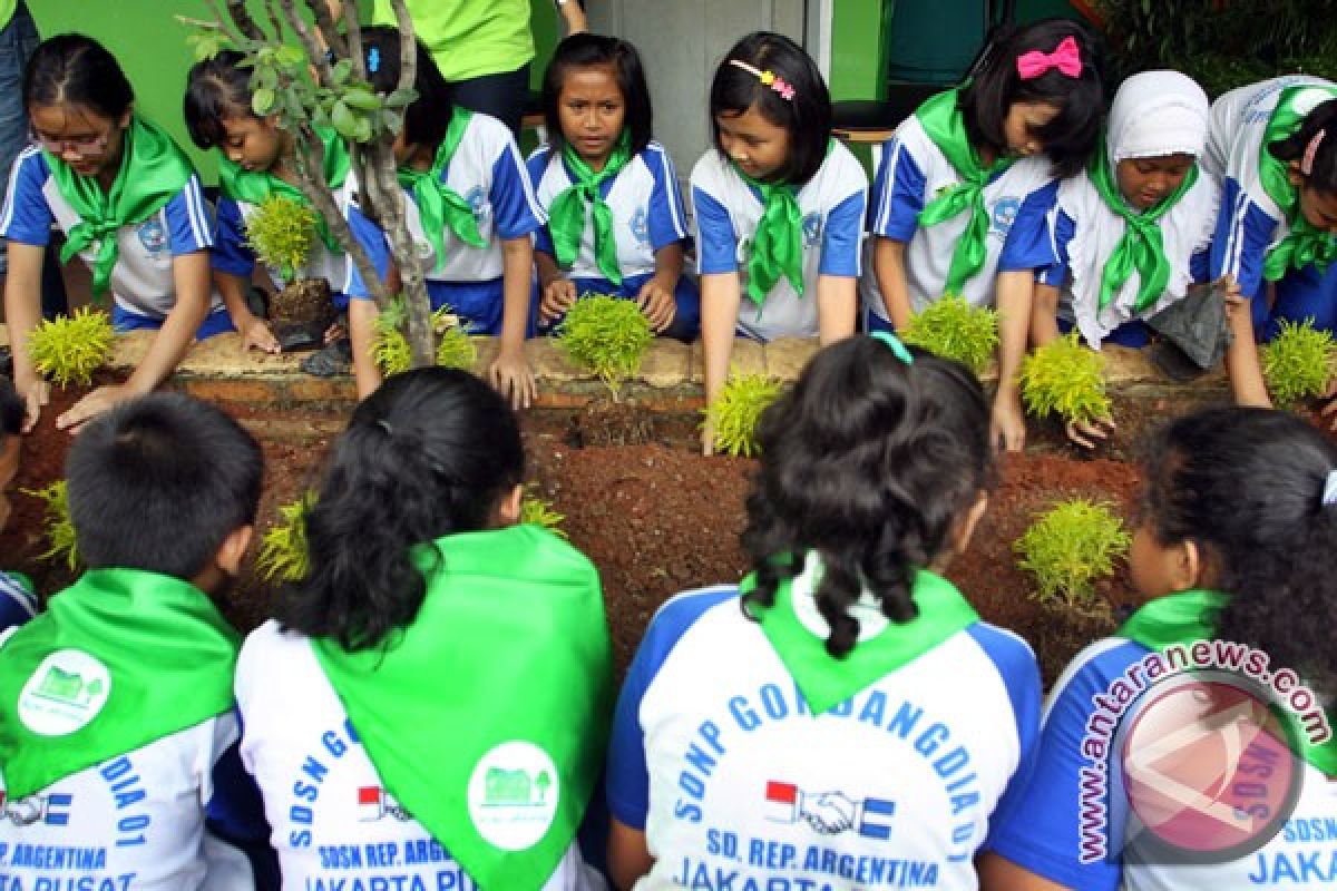 C. Kalimantan launches 10 green schools to support REDD+