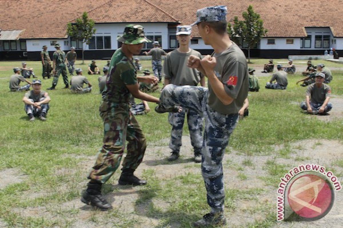 Ketika tentara Indonesia-China unjuk bela diri militer