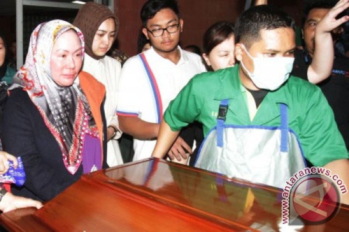 Jenazah suami Ratu Atut dibawa ke Banten