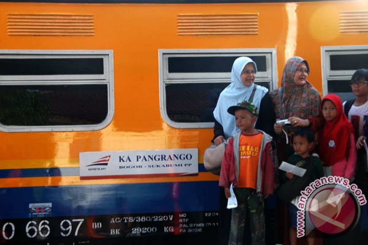 Operasional kereta Sukabumi-Bogor disambut warga