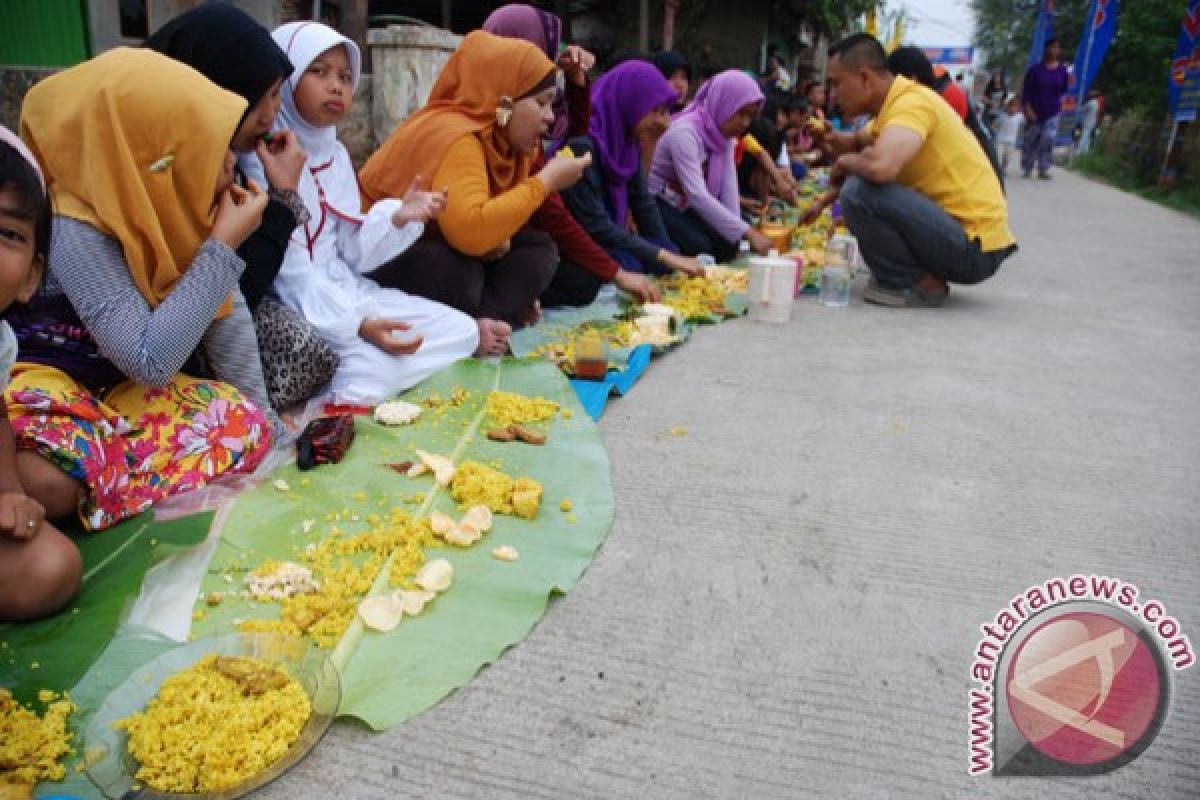 Sambut Ramadan, warga gelar ngaliwet 700 meter