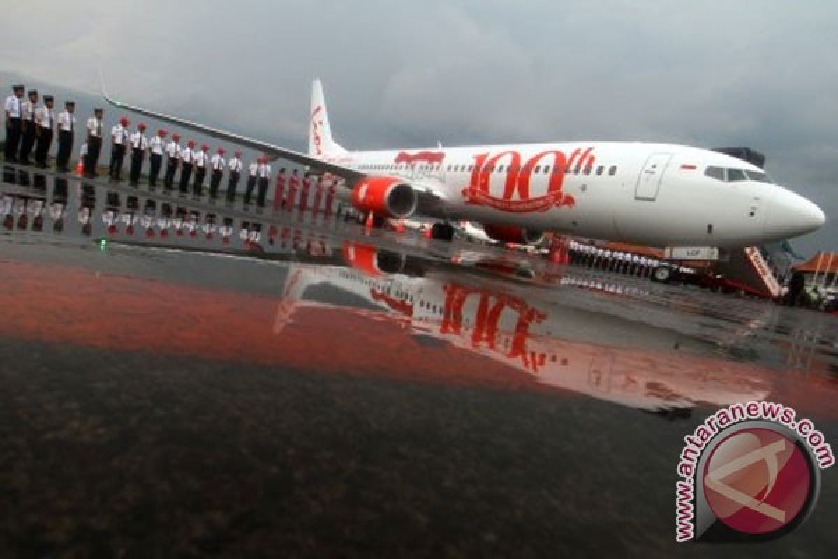 Pesawat Lion Air Padang-Batam mendarat di Medan