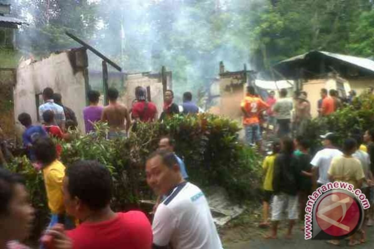 Rumah Anggota DPRD Landak Dibakar