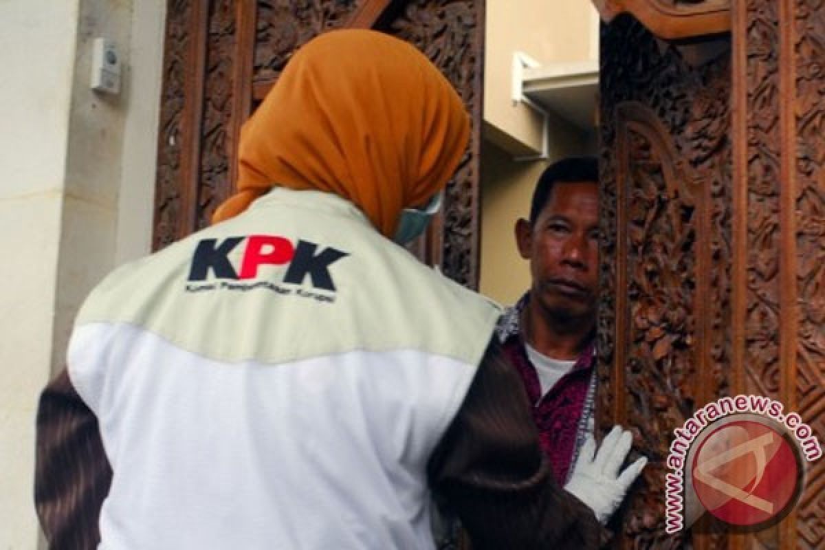 Akademisi: Anas melankolis laporkan KPK ke PBB