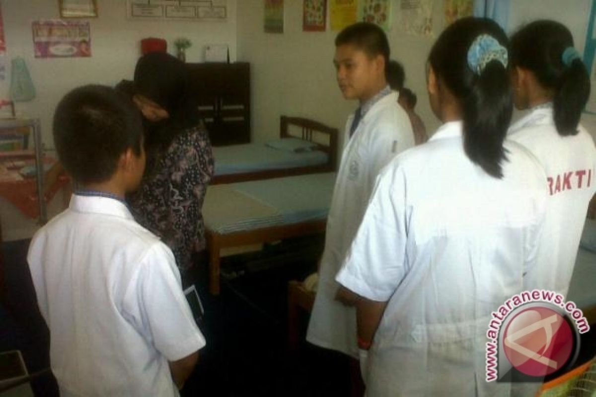  Penilai Sekolah Sehat Kalbar Kunjungi SMPN 2 Ngabang