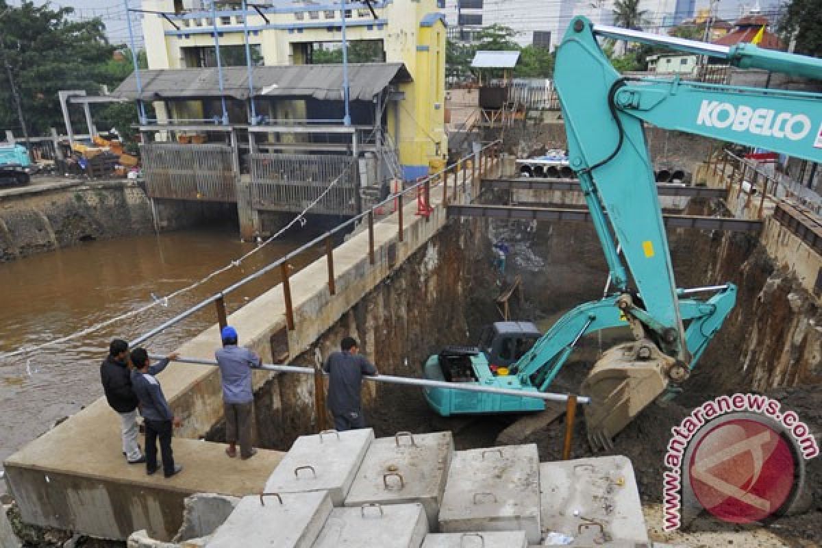 Pintu Air Manggarai Jakarta normal