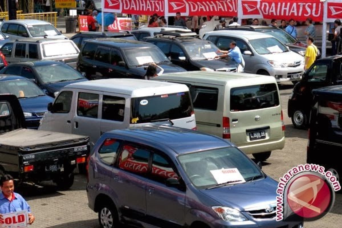 Sebelum beli mobil bekas, periksa dulu ini