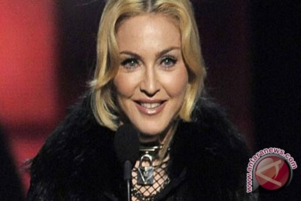 Madonna-Cotillard Tunjukkan Dukungan ke Aktivis Greenpeace