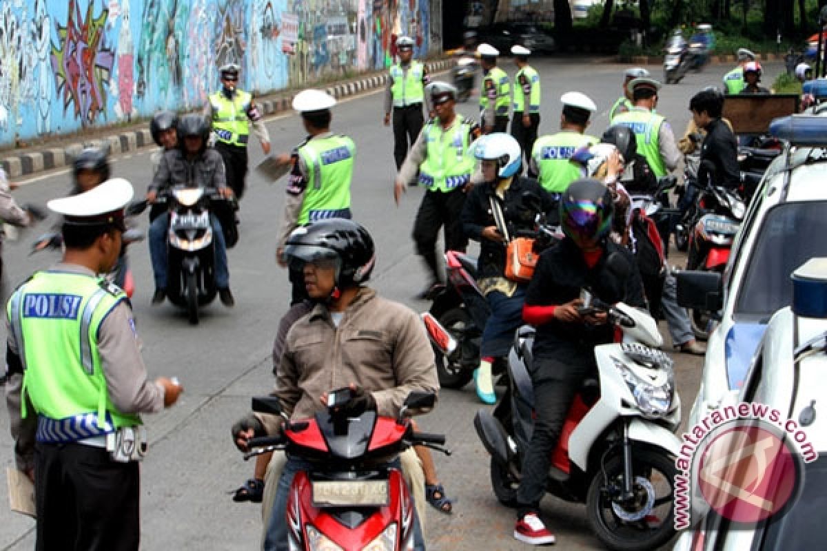 Polisi tindak kendaraan langgar aturan lalu lintas