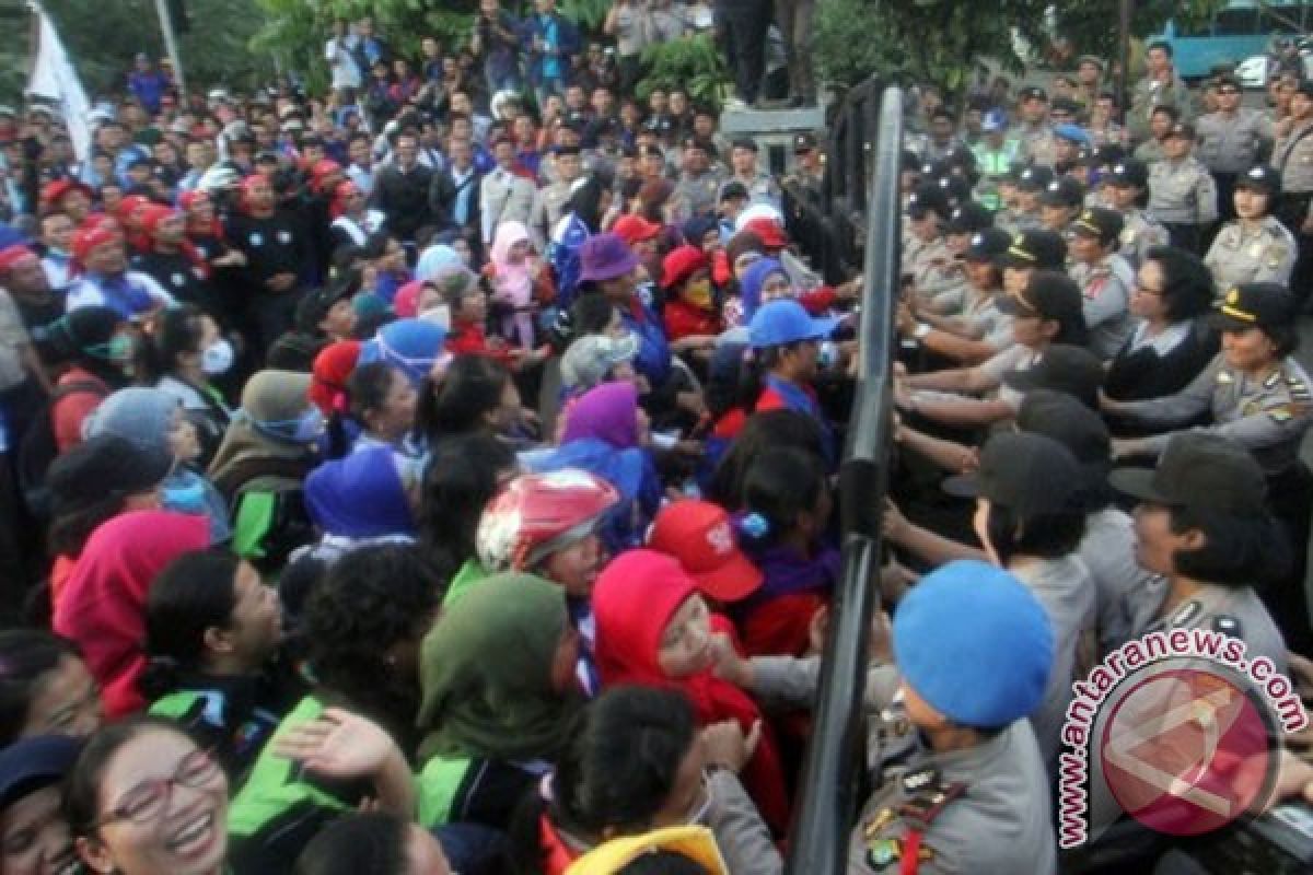 Satu water canon disiagakan antisipasi demo buruh Tangerang