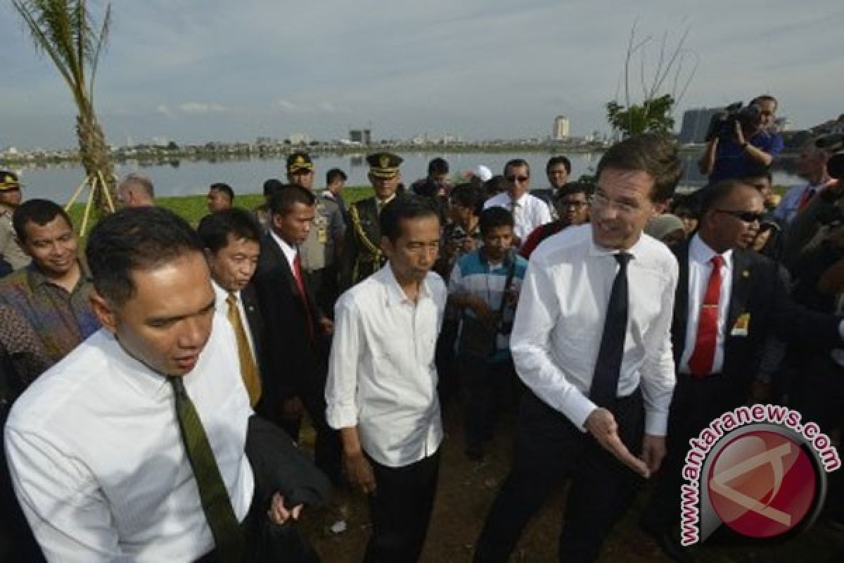Jokowi dan PM Belanda tinjau Waduk Pluit
