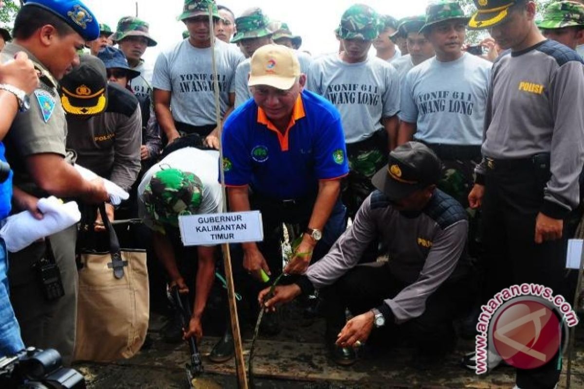 Gubernur dan Walikota Tanam Pohon di KRUS