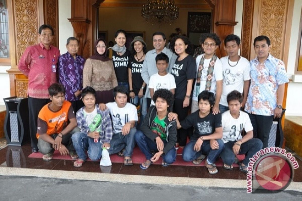 Gubernur Jambi nonton bareng film 