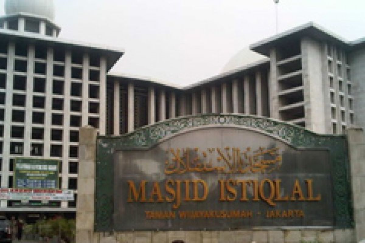 Masjid Istiqlal Terima Zakat Fitrah Rp400 Juta