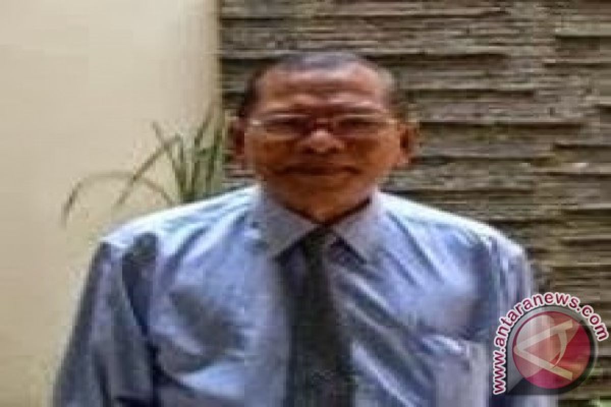 Prof Darwis Pakar Pendidikan Yang Gemar Kliping Koran