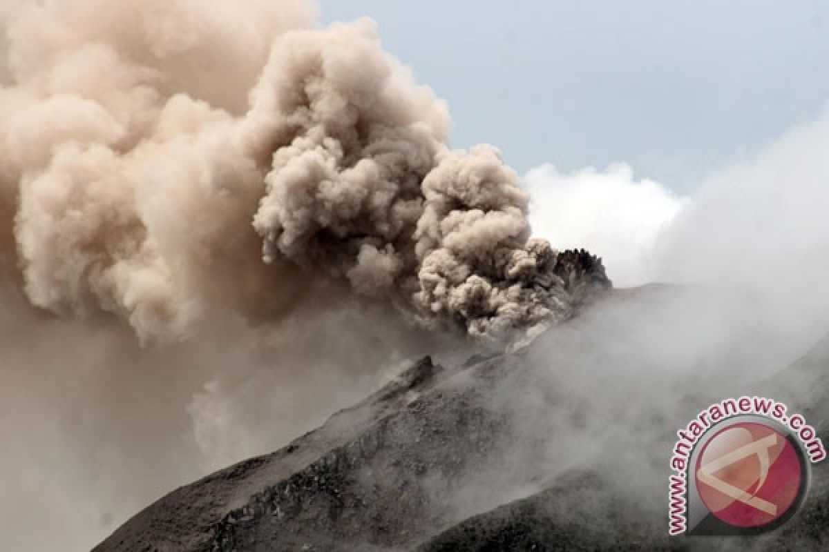 Sinabung hari ini meletus dua kali