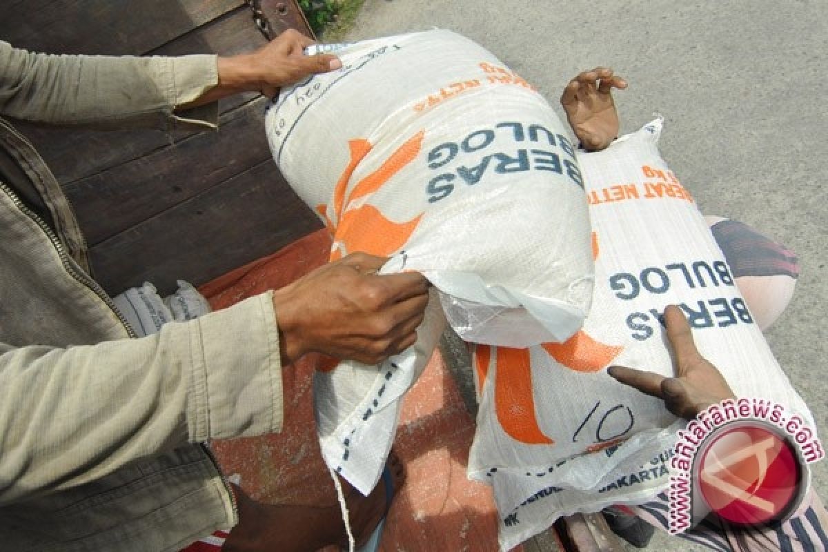 S Kalimantan Brings Rice From South Sulawesi