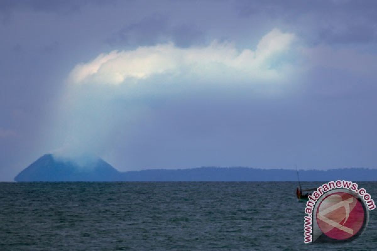 Anak Krakatau masih berstatus Waspada