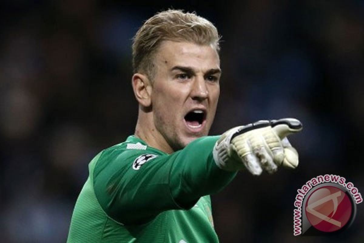 Joe Hart tetap bersama City hingga 2019