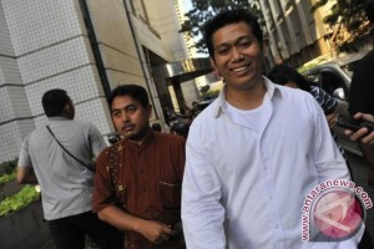 KPK Periksa Ridwan Hakim
