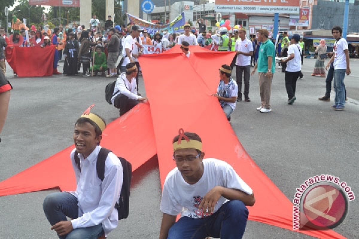 Gabungan mahasiswa peringati hari aids sedunia