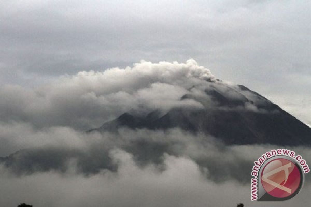 Sinabung emergency response extended until January 4