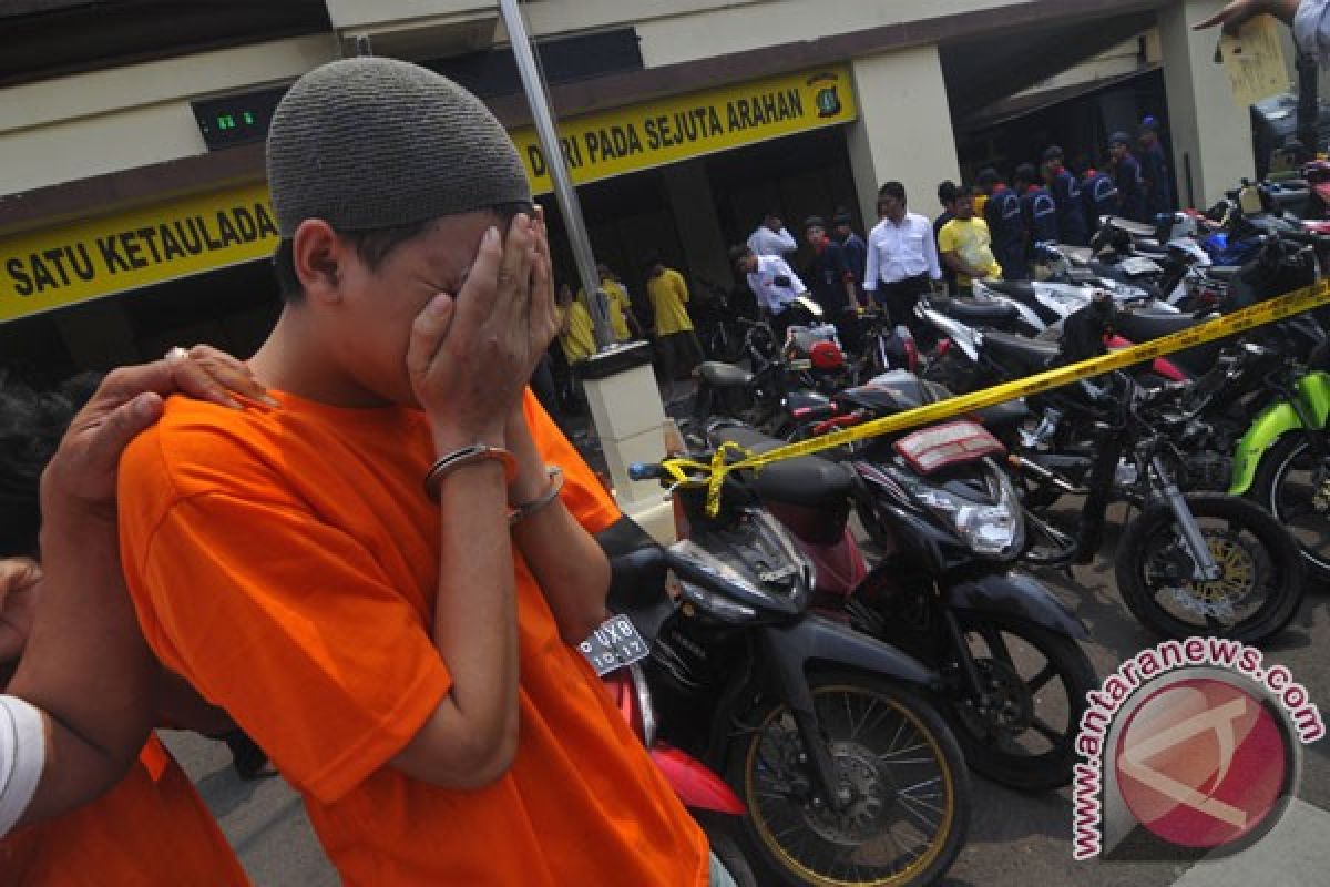 Kriminal kemarin, terduga pencuri motor hingga penemuan jasad bayi