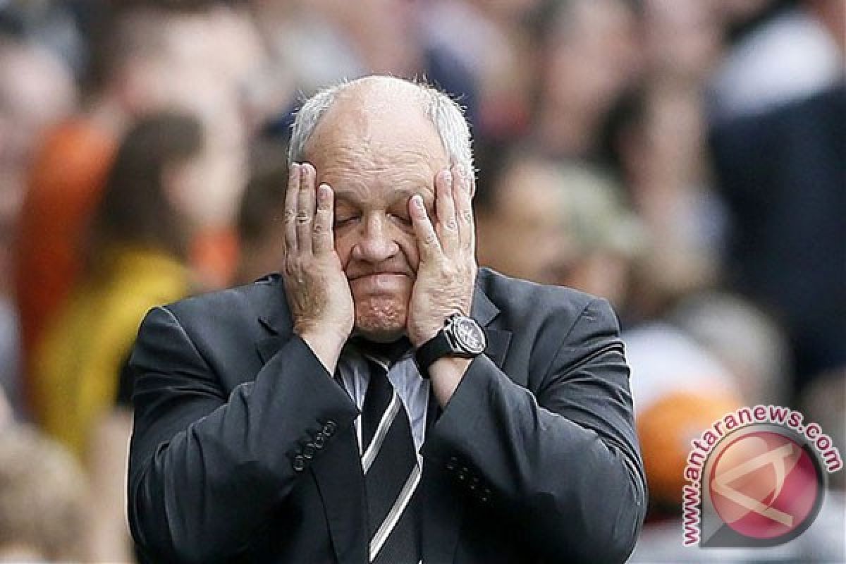 Martin Jol dipecat