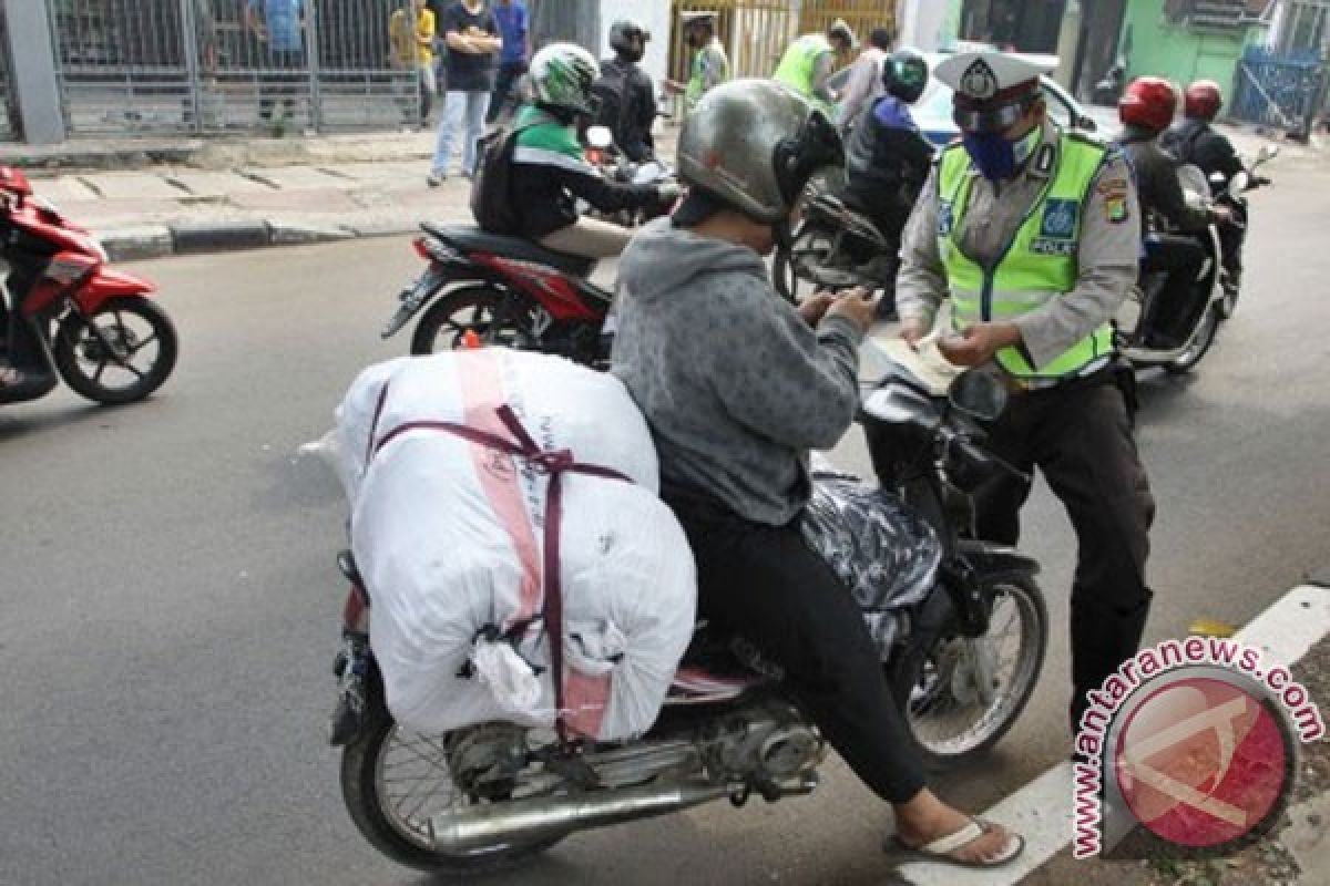 Polantas Bekasi pertegas sanksi tilang bagi pelajar