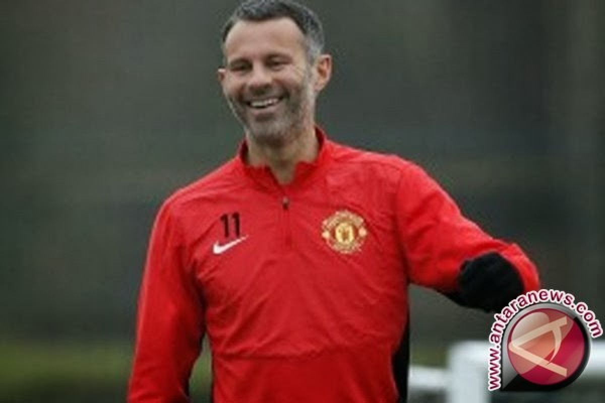 Ryan Giggs mampu bermain sampai usia 43 tahun