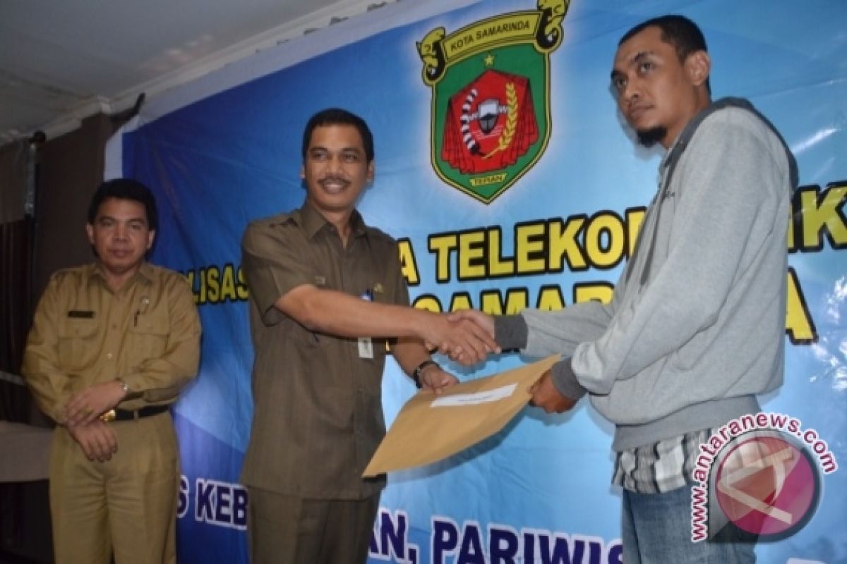 Disbudparkominfo  Samarinda Target  Retribusi Tower Rp500 Juta