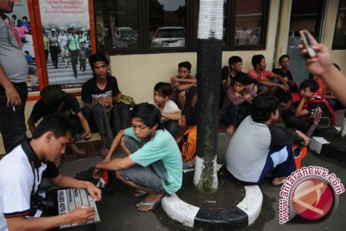 Delapan Preman Disidang Tipiring 