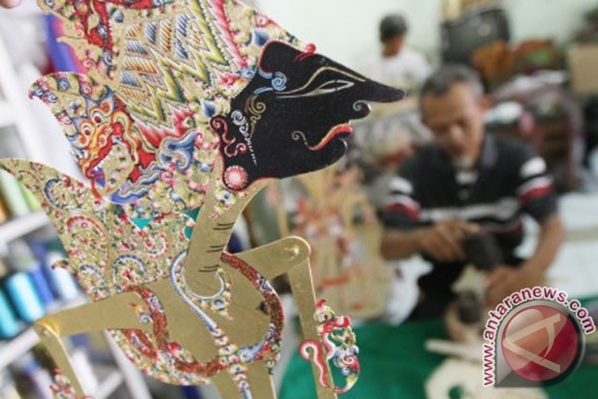 Wayang tradisional-modern dipamerkan di Semarang