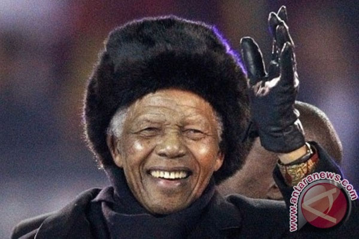 Foto Morgan Freeman dedikasi Nelson Mandela