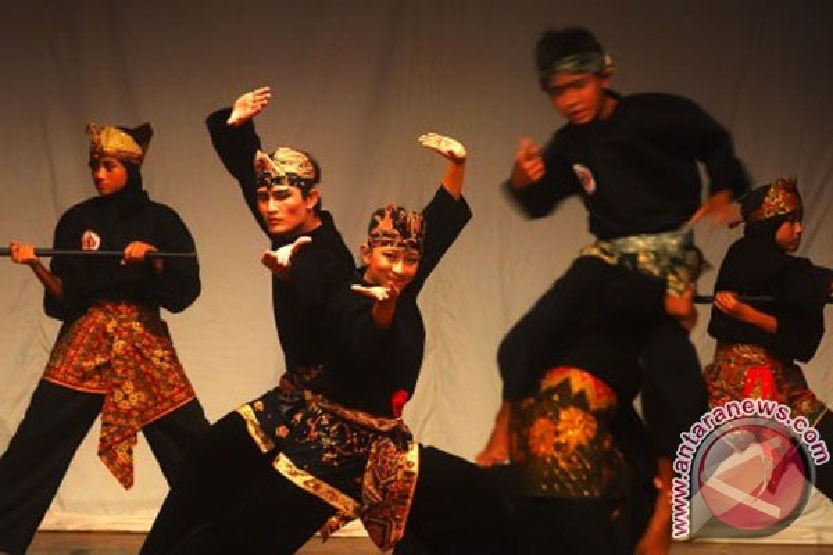 Mahasiswa IKIP Budi Utomo Malang sabet juara pencak silat di Bandung