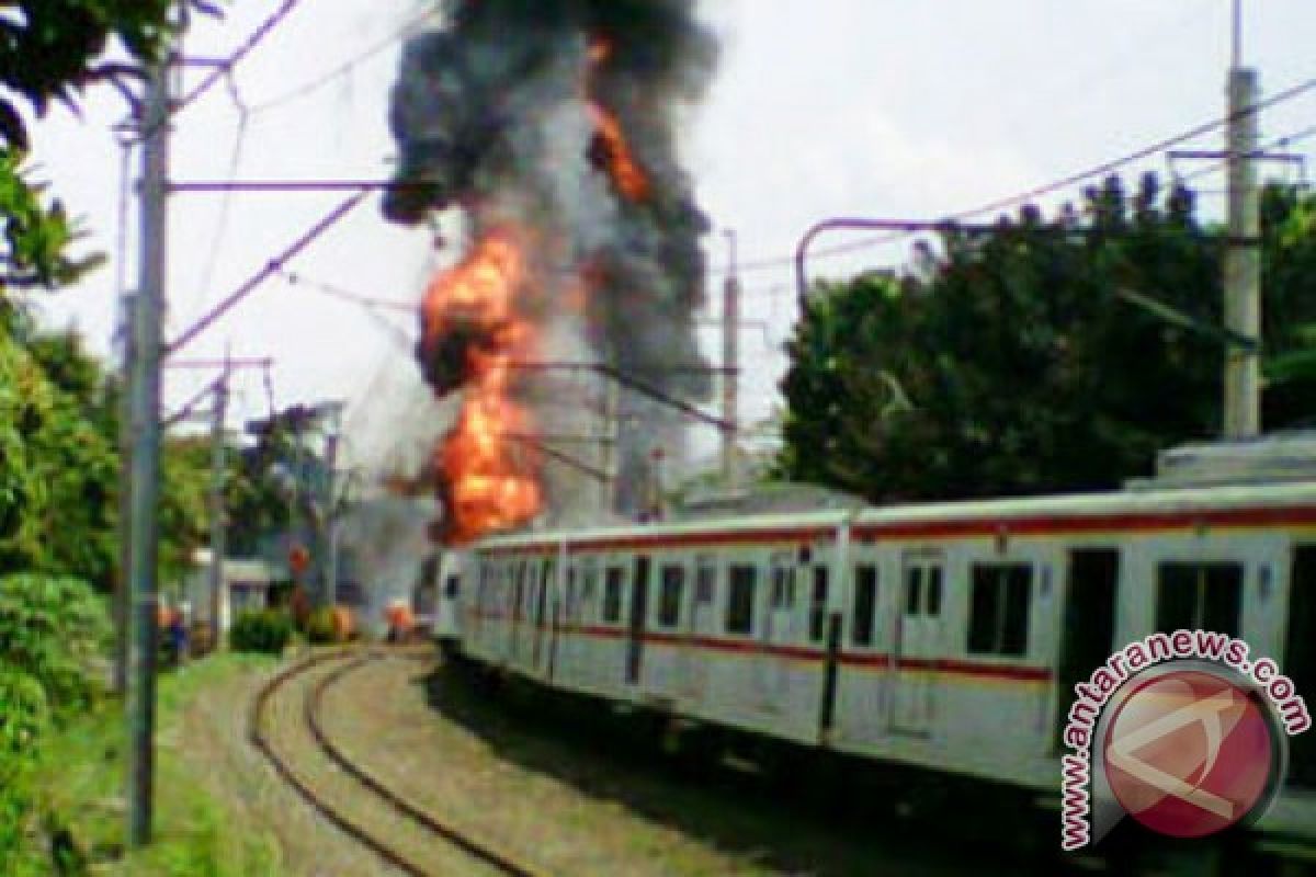 Kepanikan landa korban kecelakaan KRL Serpong-Jakarta