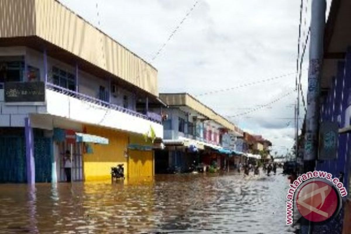 Kota Mempawah Tergenang Banjir 