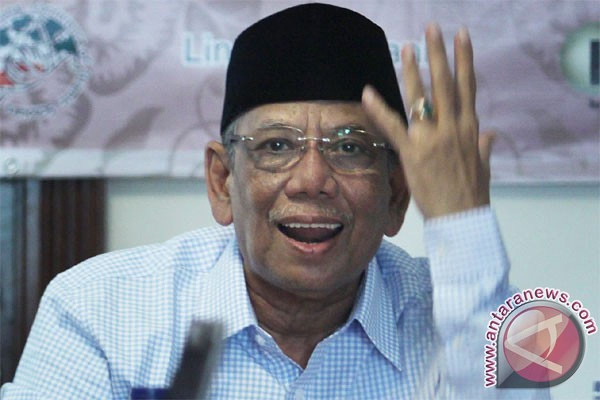 Hasyim Muzadi calls on people not to doubt Jokowi`s leadership