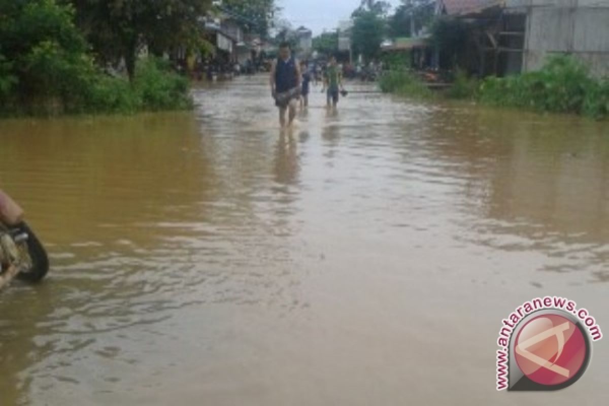 Nanga Taman Sekadau Dilanda Banjir