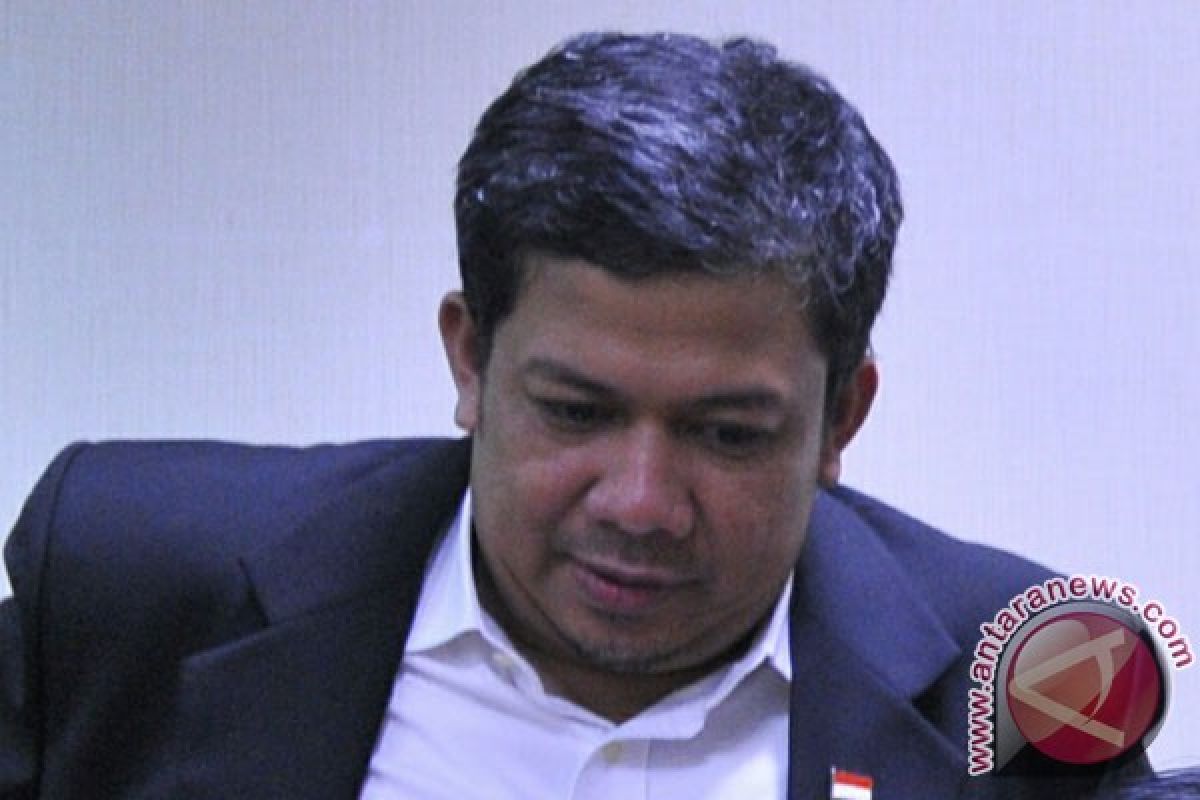 Gus Fahrur "bela" Fahri Hamzah